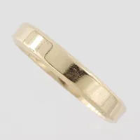 Ring, stl 20mm, bredd 4mm, Ge-Kå-Smyckek G Kaplan Stockholm 1971, 18k Vikt: 5,1 g