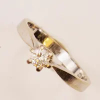Ring, diamant 0,20ct enligt gravyr, Ø17, bredd:5mm, 18K 2,9g.