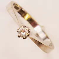 Ring, diamant 0,08ct enligt gravyr, Ø17, bredd:4mm, 18K 2,4g.