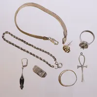 3st Ringar, armband, udda örhängen, hänge, defekt, skadat. 830/925 silver  Vikt: 29,7 g