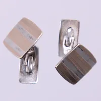 Ett par manschettknappar, med svensk importstämpel, ca 20x16mm, silver Vikt: 10,9 g