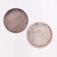 Mynt, 2 stycken, 5 Kronor, Gustaf VI Adolf, 1966 Ø34mm respektive 1952 Ø36mm, slitage, 400/1000 silver. Vikt: 40,5 g