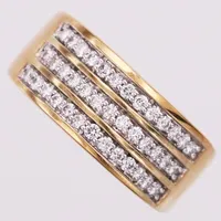 Ring, Två Hjärtan, diamanter 0,45ctv enligt gravyr, stl 17¾, bredd 5-9mm, 18K  Vikt: 8,6 g
