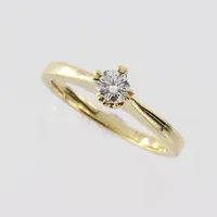 Ring med diamant 0,25ct enligt inskription ca WSI, stl 17mm, bredd skena 1,8mm, Guldfynd, 18k Vikt: 3,3 g