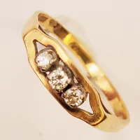 Ring, diamanter 3x ca 0,05ct, Ø17½, bredd:4mm, 18K 2,1g.
