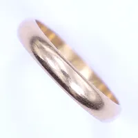 Ring, stl 16¾, bredd 3mm, gravyr, 18K  Vikt: 2,8 g