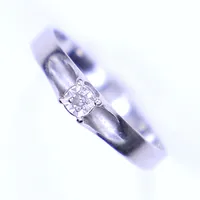 Ring med diamant totalt 0,01ct, stl 16½, bredd 2-3mm, vitguld, 18K Vikt: 1,5 g