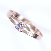 Ring med diamant totalt 0,01ct, stl 17, bredd 2-3mm, 18K Vikt: 1,3 g