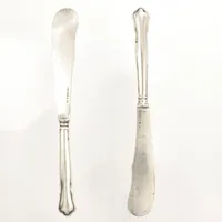 Två smörknivar, Chippendale, ca 175mm, 1934, Guldsmedsaktiebolaget I Stockholm, repiga, Silver Vikt: 67,8 g