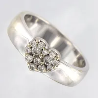 Ring, vitguld med diamanter 0,28ctv, stl 15¾, bredd 4mm, GHA, 18K Vikt: 5,2 g