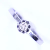 Ring med diamant, totalt ca 0,01ct, stl 17¼, bredd 2-5mm, 18K Vikt: 1 g