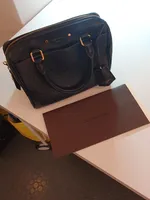 Handväska, Louis Vuitton Speedy 20,  certifikat från Louis Vuitton butik i Antwerpen år 2016,  längd 20cm, höjd 16cm, axelrem, 2 nycklar, svart läder, fint bruksskick Vikt: 0 g