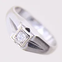 Ring med diamant ca 0,07ct, stl 16, bredd 2-6mm, vitguld, något repig skena, diamant med smärre nagg, 18K  Vikt: 4,7 g