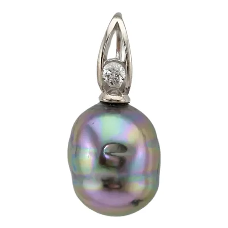 Hänge, silver, pärla, vit sten, längd inkl. ögla 26,5 mm, bredd 12 mm, fint skick, förefaller vara sparsamt använd, syntetisk Vikt: 3,9 g