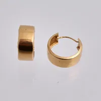 1par örhängen i 18k guld, mått Ø16,3mm, bredd 7,7mm, vikt 1,86g.