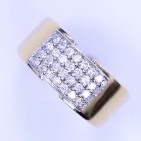 Ring med syntetiska diamanter totalt 0,36ct, stl 17, bredd 4-9mm, 18K Vikt: 8,7 g