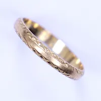 Ring, stl 17, bredd 2,5mm, gravyr 18K Vikt: 1,9 g