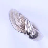 Ring, stl 17, bredd 2-7mm, 925/1000 silver Vikt: 2,1 g