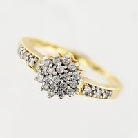 Ring, diamanter 25 x ca 0,01ct, stl 17¼, bredd 1,5-8mm, GHA, 18K Vikt: 3,5 g
