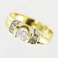 Ring, vita stenar, stl 17¾, bredd 3,5-6mm, 14K Vikt: 3,9 g
