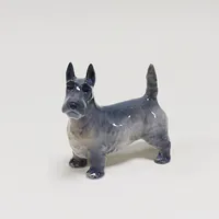 Figurin Royal Copenhagen nr 3161, Terrier, 10x11cm, 2:a sortering. Skickas med paket.