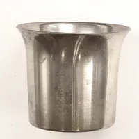 En Supkopp, höjd 5cm, slitage, silver. Vikt: 39,6 g
