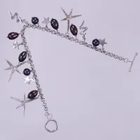 Armband med lila pärlor och berlocker, längd: ca 19cm, bredd: ca 3-25mm, 925/1000, silver  Vikt: 13,2 g