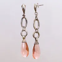 Ett par örhängen med persikofärgade stenar, längd ca 65mm, bredd 10,5mm. Esprit, 925/1000 silver  Vikt: 7,5 g