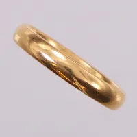 Ring, slät, stl 18½, bredd 3,4mm, Schalin, gravyr, 18K Vikt: 4,3 g