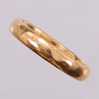 Ring, slät, stl 17¼, bredd 3,4mm, Schalin, gravyr, 18K Vikt: 4,1 g