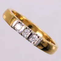 Ring med briljantslipade diamanter ca 0,15ctv, stl 16½, GHA, 18K Vikt: 3,8 g