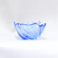 Skål, Mats Jonasson, Målerås glasbruk, blå glasmassa, etikettmärkt, höjd 7,5, Ø14-15cm Vikt: 0 g