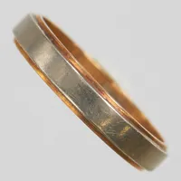Ring, Ø16, bredd: 3,4mm, gravyr, vitguld/gulguld, 18K Vikt: 2,7 g