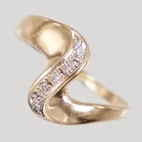 Ring, stl 16, diamanter 5x ca 0,005ct, bredd 1,3 - 10,9mm, gulguld, GFAB 18K Vikt: 1,6 g