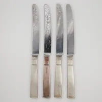 4 Knivar, 225mm, modell Rosenholm, blad i rostfritt stål, monogram S, GAB Silver 830/1000 bruttovikt 245,5g Vikt: 245,5 g