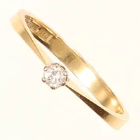 Ring diamant 0,06ct TW enligt gravyr, stl, 16¼, bredd 3mm, Kaplans Safir AB 1983, 18K Vikt: 1,7 g