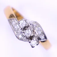 Ring med diamanter, totalt ca 0,10ct, stl 18, bredd 3-9mm, gravyr, 20K  Vikt: 4,9 g