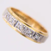 Ring med diamanter 5xca0,01ct, 8/8 slipning, stl 14¾, bredd 4,3mm, Juvel-Magnus 1971, tvåfärgad, 18K Vikt: 3,5 g