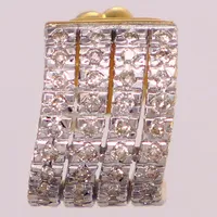 Ett udda örhänge, briljantslipade diamanter ca 0,44ctv, ostämplat 21K  Vikt: 4,9 g