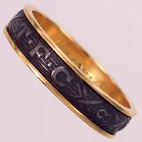 Ring, stl 22¼, bredd: 5,5mm, del i oädel metall, med text 