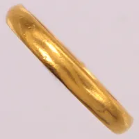 Ring, slät, stl 16½, bredd 2,7mm, gravyr, 23K Vikt: 3,7 g