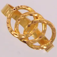 Ring, stl 17, bredd: 2,9-9,8mm, skev, 21K  Vikt: 2 g