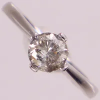 Ring med diamant ca 0,80ct, färgtonad/tydliga inneslutningar, stl 17¼, Swedor, år 1983, vitguld 18K  Vikt: 3,1 g