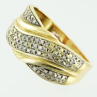 Ring, diamanter ca 44 x ca 0,05ct, stl 16¾, bredd 1,5-9mm, skev skena, 18K Vikt: 2,9 g