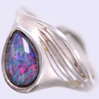 Ring med opal triplett, stl: 17½, justerbar, bredd: ca 2-13mm, 925/1000, silver Vikt: 3,8 g