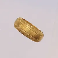 Ring stl 14½ bredd 6mm, mönstrad 23K (96,5%)  Vikt: 3,8 g