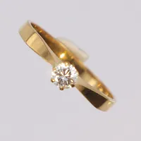 Ring med diamant 1xca0,19ct stl 16¾ bredd 2mm, JSS (Sandin & Söner) 1989, 18K Vikt: 1,9 g