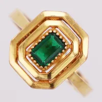 Ring, smaragdslipad grön sten, stl 18, bredd 3-14,2mm, 22K  Vikt: 4,5 g