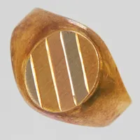 Klackring, Ø18½, bredd:3-14mm, konkav insida, tricolore, 18K. Vikt: 3,6 g