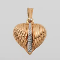 Hänge "Hjärta" med små diamanter, höjd med ögla 20 mm, Guldfynd AB, 18 k. Vikt: 1,3 g